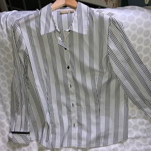 Caslon button down